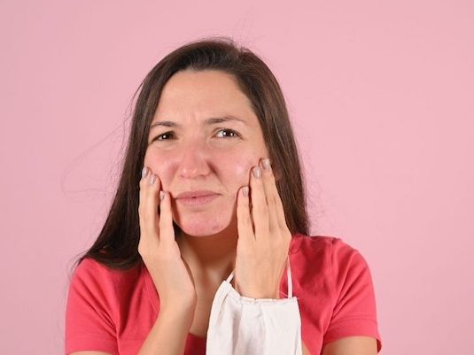 Consejos para evitar daños en la piel con el uso de mascarillas